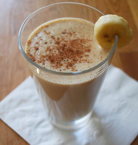 I'm All Shook Up Smoothie (Banana, PB, Honey, Almond Milk) Sandwich Peanut Butter, Dessert In A Mug, Smoothie Banana, Banana Honey, Cacao Recipes, Honey Smoothie, Smoothies With Almond Milk, Butter Honey, Peanut Butter Honey