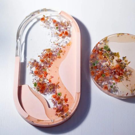 Epoxy Crystal Art, Home Decor Resin, Resin Words, Resin Art Jewellery, Resin Jewelry Tray Ideas, Resin Epoxy Ideas, Resin Ideas Projects, Crafts With Resin, Resin Tray Ideas