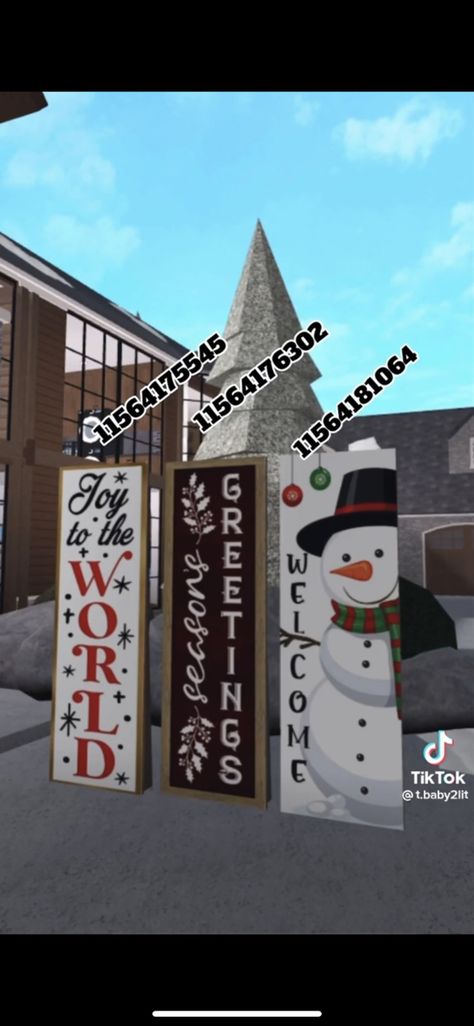 Holiday Bloxburg House, Bloxburg Christmas Entrance, Xmas House Bloxburg, Aesthetic Winter Bloxburg House, Christmas Carpet Codes Bloxburg, Bloxburg Xmas Bedroom, Bloxburg Cabin Decal Codes, Bloxburg Ideas Christmas, Bloxburg Welcome Sign Decals