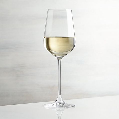 The best wines under $25 and glasses for holiday entertaining Types Of Wine Glasses, Wine Dispenser, Wine Expert, White Wine Glasses, Types Of Wine, Glassware Collection, Wine Storage, Sparkling Wine, Wine Drinks