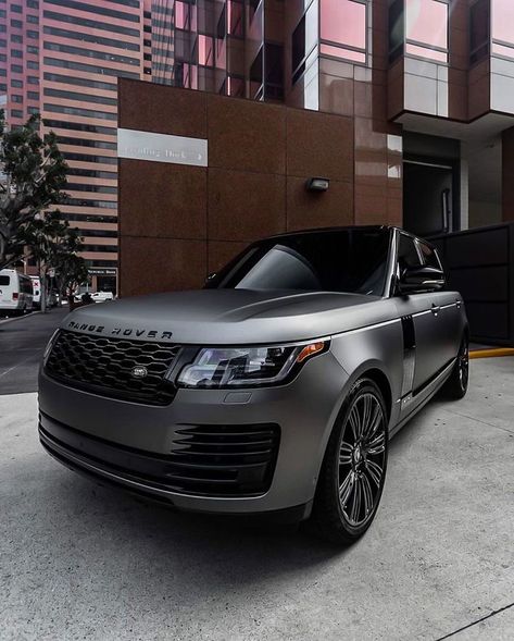 Range Rover Interior, Dream Cars Range Rovers, Range Rover Car, Luxury Cars Range Rover, Range Rover Supercharged, Wallpaper Luxury, Car Style, Top Luxury Cars, Car Tattoos