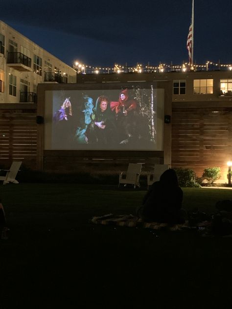 Halloween Movie Projector, Halloween Projector Movie Night, Projector Movie Night Outdoor Cinema, Projector Outdoor Backyard Movie Nights, Halloween Projector Ideas, Halloween Outdoor Movie Night, Projector Outside, Halloween Movie Night Aesthetic, Outside Movie Night