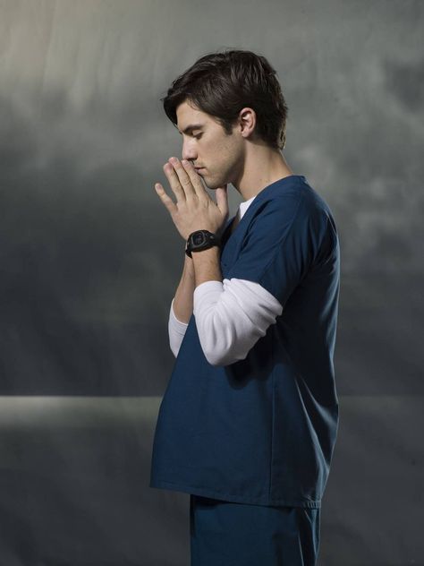 He is the reason I want to go to med school, so hopefully one day I'll find my own Peter Petrelli. Heroes Peter Petrelli, Peter Petrelli, Jess Gilmore, Heroes Reborn, Old Cartoon Shows, Jess Mariano, Zachary Quinto, Milo Ventimiglia, Tom Riddle