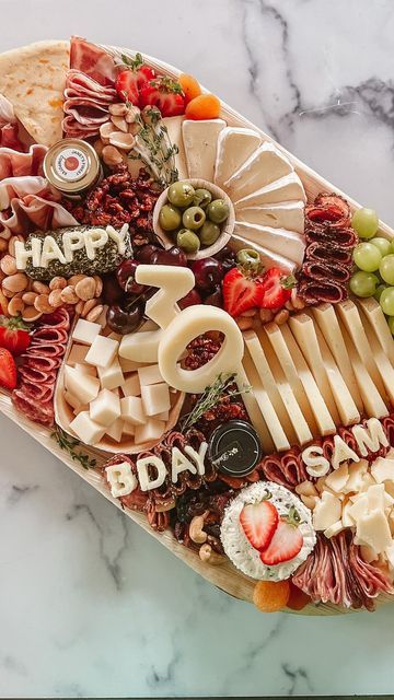 30 Birthday Charcuterie Board, 25th Birthday Charcuterie Board, 30th Birthday Appetizer Ideas, Charcuterie 30 Birthday, 30th At Home Birthday Ideas, Birthday Cheese Board Ideas, Charcuterie Board For 30th Birthday, Charcuterie Board 30 Birthday, Small Birthday Charcuterie Board