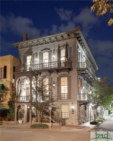 130 Habersham St, Savannah, GA 31401 Terrace Building, Historic Savannah, Modern Remodel, Iron Balcony, Historic Mansion, Roof Top, Rooftop Terrace, Savannah Ga, Historic Homes