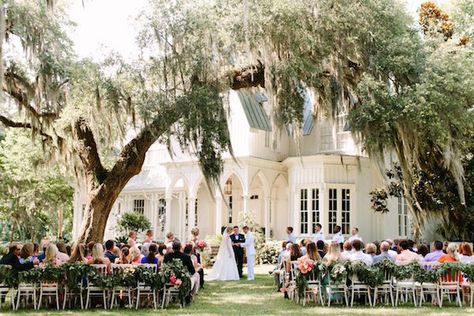 Mansion At Rose Hill, Southern Mansion Wedding, Mansion Wedding Aesthetic, Southern Estate Wedding, Southern Elegant Wedding, Old Southern Wedding, Classy Southern Wedding, Southern Wedding Decorations, Southern Wedding Ideas