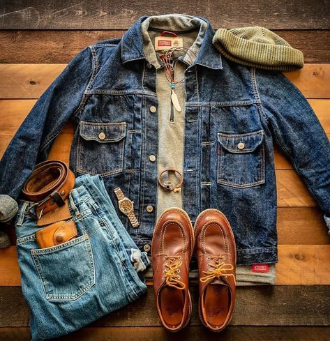 Rugged Workwear on Instagram: “Reposted from Shawn @selvedgewings with this cool heritage style flatlay. Love the aging evolution going on here. Cheers and have a great…” Mens Heritage Style, Rugged Style Vintage, Rugged Gentleman Style, Country Style Men, Heritage Style Men, Heritage Menswear, Rugged Aesthetic, Kickers Boots, Denim Outfit Men