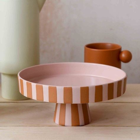 Cake Stand Ceramic, Soya Mumu, Cerámica Ideas, Pottery Handbuilding, Tanah Liat, Diy Ceramic, Keramik Design, Tassen Design, Ceramic Tray