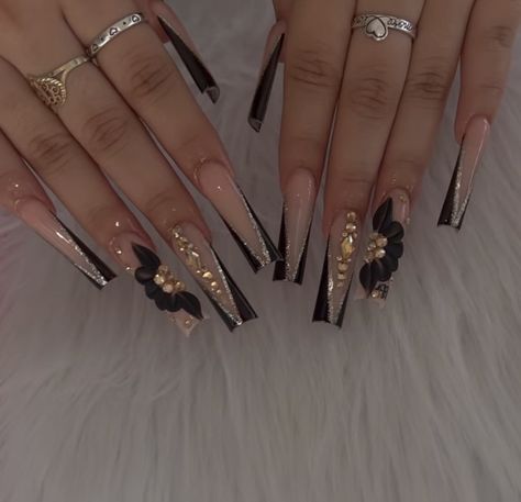 Sangoma Aesthetic, Black And Gold Acrylic Nails Coffin, Black And Gold Quince Nails, Acrylic Nails Black And Gold, Black Nails With Jewels, Black And Gold Birthday Nails, Black And Gold Acrylics, Black Glam Nails, Xv Nails