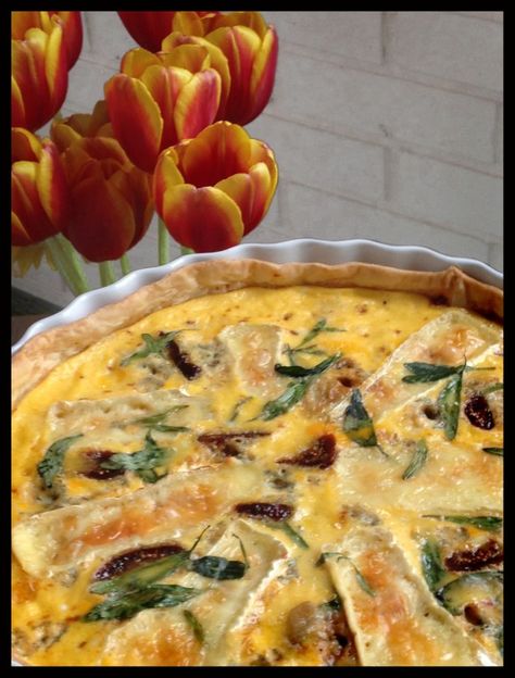 Figs and Brie Cheese Quiche, by Maya Oryan Best Quiche Recipe Ever, Quiche Recipes Healthy, Brie Cheese Recipes, Cheese Quiche, Fig Recipes, Breakfast Quiche, Crustless Quiche, Brie Cheese, Egg Tart