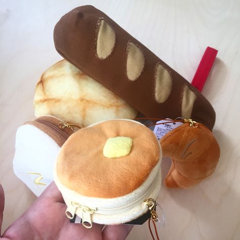 Pancake, baguette, croissant, Melon Pan, and a slice of bread pouch to hold your coins and accessories! https://genkimix.com/collections/accessories Melon Pan, Choco Biscuit, Food Shapes, Food Accessories, Slice Of Bread, Coin Pouch, Cute Bags, Cool Items, Cute Food