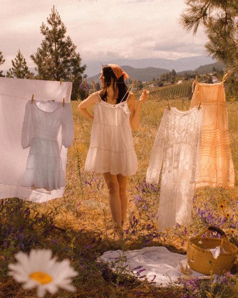 Christina Loewen on Instagram: “Wildflowers and sunshine 🌼” Cottage Core Photoshoot, Countryside Dress, Cottagecore Photoshoot, Indie Photography, Line Photography, Line Photo, Photography Posing Guide, Aesthetic Indie, Instagram Photo Inspiration