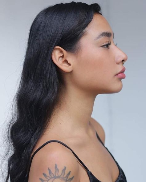 Female Side Profile, Side Profile Woman, Lizeth Selene, Mexican Hairstyles, Mexican Models, Profile Photography, Side Portrait, Profile Drawing, Face Drawing Reference