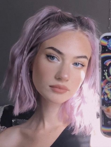 Lavender Hair Color Ideas, Short Hair Makeup, Lavender Hair Colors, Light Purple Hair, Hair Styels, Hair Evolution, Lilac Hair, Gorgeous Hair Color, Dyed Hair Inspiration