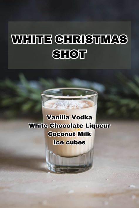 A festive White Christmas Shot garnished with a peppermint rim and creamy white layers. Peppermint Shots Holiday Drinks, Christmas Party Shots Holiday Drinks, Winter Shots Alcohol, Christmas Shot Recipes, Holiday Shots Christmas, Holiday Shots Alcohol, Alcoholic Drinks Christmas, Christmas Shots Recipes, White Christmas Drink