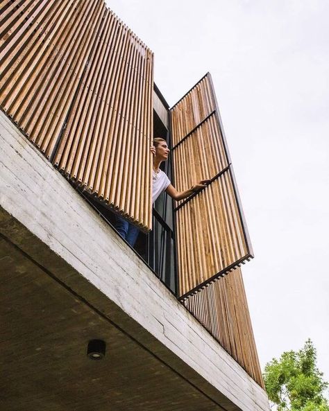 Wood Facade, Tropical Architecture, Wood Architecture, Lan Can, Tropical House, Building Facade, Facade Architecture, Facade Design, Facade House