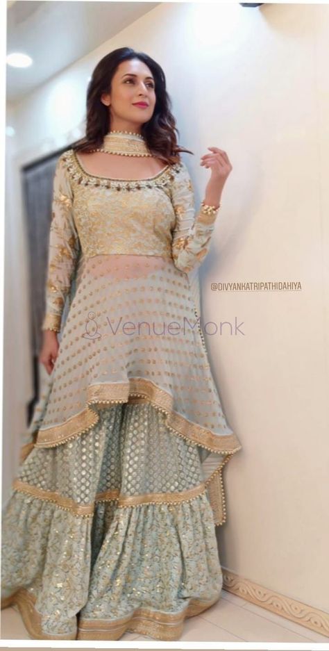 Flaunt your majestic beauty with these drop-dead gorgeous sharara suit designs. Kalamkari Dresses, Pakistani Dresses Casual, Sharara Suit, Salwar Kamiz, Indian Gowns Dresses, Kurti Designs Party Wear, Pakistani Bridal Dresses, Designer Party Wear Dresses, Stylish Party Dresses