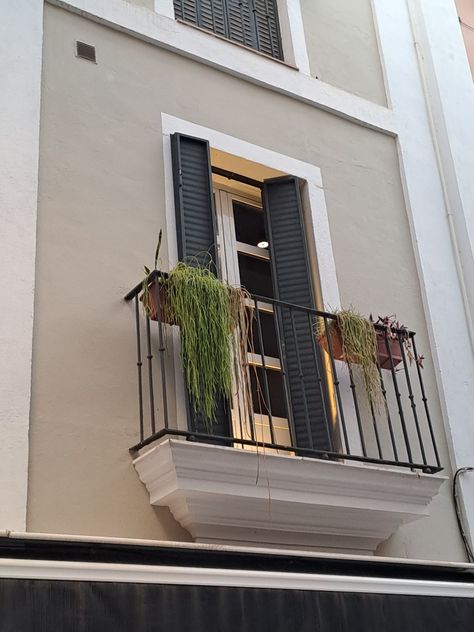 Small Window Balcony, Balcony Railing Decorating Ideas, Juliet Window Balconies, Juliet Balcony Decor, French Windows Exterior, Juliet Balcony Ideas, L Shaped Living Room Layout, European Balcony, Claremont House