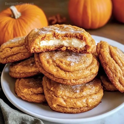 Delicate pumpkin cookies encase a rich, velvety cheesecake core, merging classic autumn tastes into every mouthful! Pumpkin Cheesecake Cookies, Autumn Dessert, Baked Sweets, Cookie Spread, Filled Cookies, Cheesecake Cookies, Fall Dessert Recipes, Spice Cookies, Soft Cookie