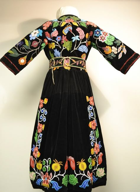 Summer Road Trip! Next Stop: The American West | National Endowment for the Humanities Strap Dress Pattern, Tribe Clothing, Native American Dress, Powwow Regalia, Jingle Dress, Native American Regalia, Native Dress, Native American Clothing, Ribbon Skirts