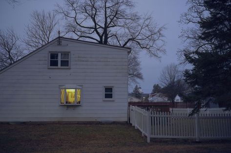 2000s Midwest Emo, Midwest Gothic, America Aesthetic, American Aesthetic, Midwest Emo, American Houses, American Gothic, Southern Gothic, Yellow Light