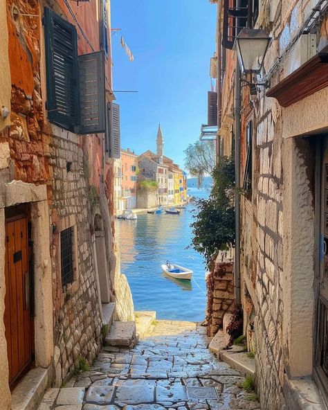 Rovinj Croatia, Southern Europe, Travel Companies, Dubrovnik, Bosnia And Herzegovina, Summer Vacation, Europe Travel, Croatia, Places To Travel