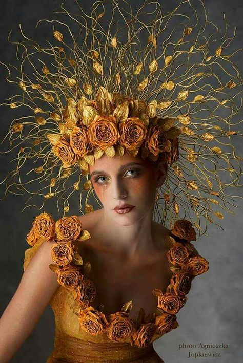 Derby Hats Diy Ideas, Dark Fantasy World, Floral Fascinators, Floral Headdress, Flower Costume, Flower Headdress, Headpiece Diy, Mardi Gras Costumes, Floral Headpiece