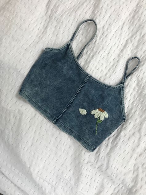 Crop Top For Jeans, Top For Jeans, Embroidery Crop Top, White Mittens, Y2k Embroidery, Seasonal Outfits, Stitching Ideas, Denim Crop Top, Jean Top