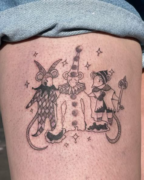 Rat Tattoo, Whimsical Tattoos, Clown Tattoo, Funky Tattoos, Sibling Tattoos, Poke Tattoo, Tattoo Board, Aesthetic Tattoo, Dream Tattoos