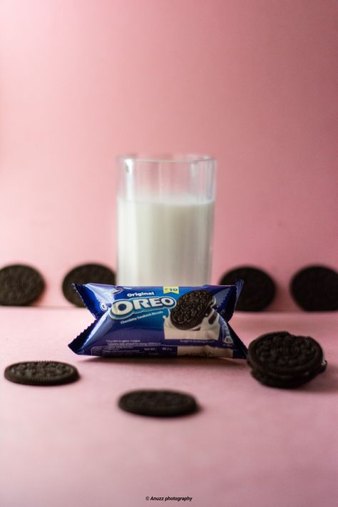 Oreo Product Photography, Oreo Photography Ideas, Oreo Advertising, Oreo Photography, Cereals Photography, Oreo Cereal, Pico Dulce, Fashion Figure Templates, Light Painting Photography