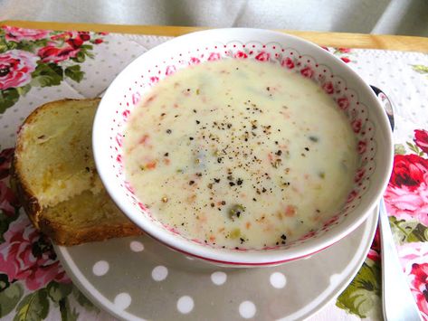 Dolly Parton Stampede Soup, Dolly Parton Stampede Soup Recipe, Dolly Parton Stampede, Stampede Soup, Small Batch Cooking, Dolly Parton Recipes, Chicken Biscuits, Dinner Show, The English Kitchen