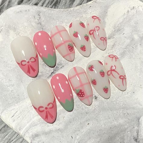 Direct • Instagram Shoujo Nails, Pochacco Nails, Strawberry Nail Designs, Grunge Cyberpunk, A Very Hungry Caterpillar, Fake Nails Designs, Punk Nails, Cute Simple Nails, Really Cute Nails