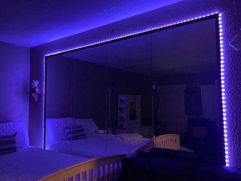 Led Lights Mirror, Room Led Lights, Cute Places, Huge Mirror, Mirror Lights, Chill Room, Aesthetic Room Ideas, Blue Lights, Big Mirror