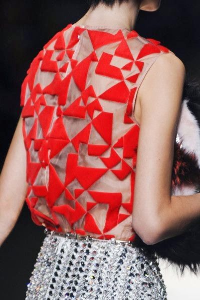 Fashion Week Spring 2014, Design Moda, Rubik's Cube, Textiles Fashion, Mode Inspo, Mode Inspiration, Fashion Details, Fashion Week Spring, Triangles