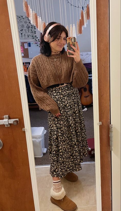 Long Skirt With Stockings Outfit, Floral Skirt Outfits Winter, Long Skirt And Jumper, Long Skirt Cold Weather Outfit, Long Skirt And Jumper Outfit, Long Skirt With Cardigan Outfit, Winter Maxi Skirt Outfit Cold Weather, Sweater With Long Skirt Outfit, Cozy Skirt Outfits