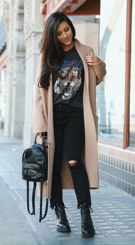 Everyday effortless street style - Camel coat and combat boots Combat Boot Outfits, Combat Boot Outfit, Camel Coat Outfit, Andee Layne, Casual Mom Style, Winter Mode Outfits, Converse Outfits, Fall Boots Outfit, Fall Fashion Coats