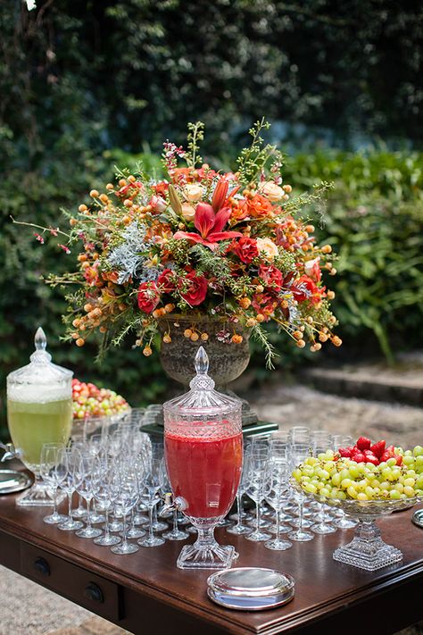 Daniela Picoral Fotografia Drink Display, Party Food Buffet, Catering Ideas Food, Reception Food, Wedding Drink, Food Table, Wedding Breakfast, Buffet Food, Grooms Cake