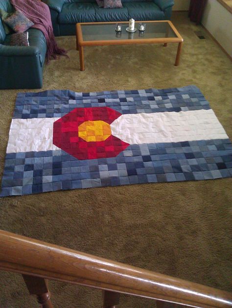 Homemade Colorado Flag Quilt/ college comforter out of old jeans! College Comforter, Knitting Quilt, Flag Quilt, Colorado Art, Colorado Flag, Landscape Quilts, Man Quilt, Denim Quilt, Diy Art Projects