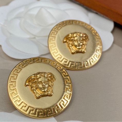 Versace disk earrings gold with Medusa on them comes in jewelry box Versace Earrings Gold, Versace Earrings, Disk Earrings, Travel To Italy, Versace Jewelry, Disc Earrings, Jewelry Lookbook, Design Jewelry, Earrings Gold