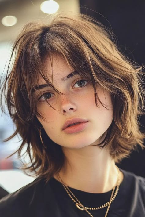 Warm Brown Tousled Shaggy Bob, Chic Bob Hairstyle Braided Mohawk Hairstyles, Grey Bob Hairstyles, Chic Bob, Short Shaggy Haircuts, Trendy Bob Hairstyles, Shaggy Bob, Choppy Layers, Hair Inspiration Short, Mohawk Hairstyles