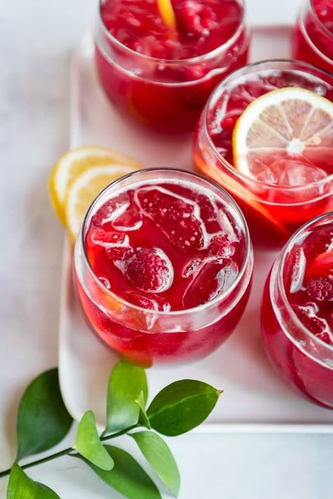 Raspberry Lemonade Recipe, Baby Shower Punch Recipes, Lemon Lemonade, Frozen Lemonade, Alcoholic Beverage, Raspberry Syrup, Raspberry Lemonade, Lemonade Recipes, Vegetable Drinks