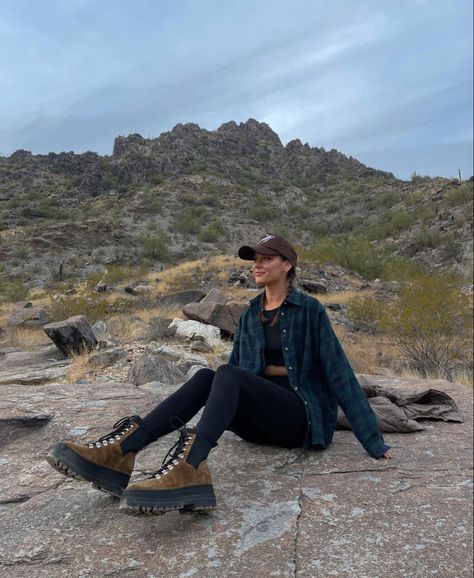 @briknopf on instagram Barbeque Outfit, Hiking Ootd, Winter Ski Fashion, Fashion Gorpcore, Gothic Fashion Casual, Trail Outfits, Country Summer Outfits, Nature Outfits, Worker Boots