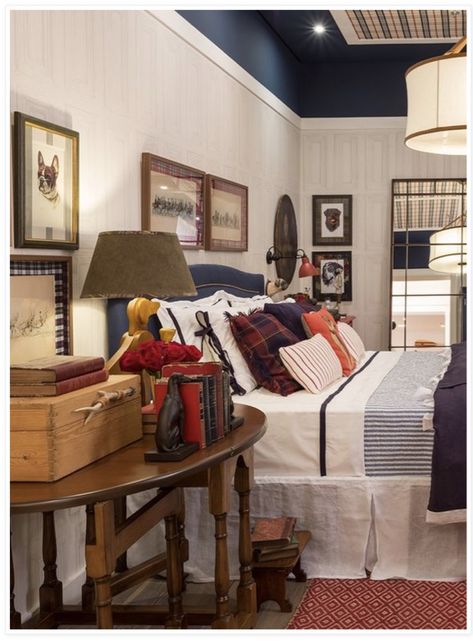 Ralph Lauren Cabin Style, Ralph Lauren Inspired Boys Bedroom, Ralph Lauren Decorating Ideas, Ralph Lauren Boy Room, Ralph Lauren Style Bedroom, Americana Room Aesthetic, Ralph Lauren Kids Room, Ralph Lauren Bedroom Ideas Inspiration, Ralph Lauren Boys Room