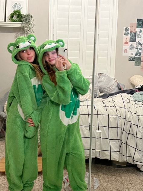 Bff Matching Outfits, You Are My Moon, Matching Halloween Costumes, Bff Matching, Duo Costumes, Best Friend Halloween Costumes, Matching Outfits Best Friend, Pretty Halloween Costumes, Duo Halloween Costumes