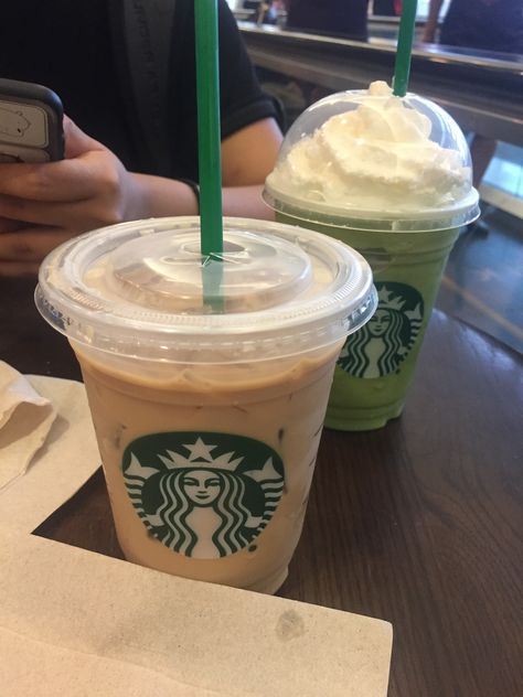 Starbucks Macchiato, Foodie Instagram, Starbucks Drink, Mini Cakes Birthday, Snap Food, Starbucks Drinks, Quilling Designs, Starbucks Hot, Slushies