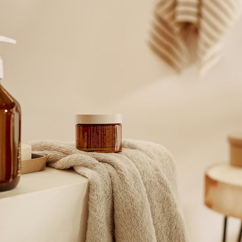 Autumn Skincare Aesthetic, Spa Product Photography, Lifestyle Product Photography, Autumn Skincare, Skincare Products Photography, Spa Interior, Product Styling, Perfume Photography, Candles Photography