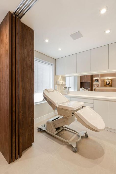 Derma Clinic Interior Design, Dental Room, Dental Design Interior, Doctor Office Design, Dentist Office Design, Medical Office Decor, Esthetician Room Decor, Dental Office Design Interiors, Spa Room Decor