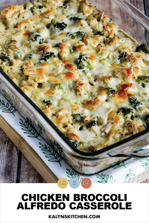 Pinterest image for Chicken Broccoli Casserole in glass baking dish on green leafed napkin. Raos Alfredo, Chicken Broccoli Alfredo Casserole, Alfredo Sauce Recipes, Alfredo Casserole, Chicken Alfredo Casserole, Costco Rotisserie Chicken, Chicken Alfredo Bake, Keto Casseroles, Chicken Broccoli Alfredo