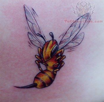 9 Beautiful Bee Tattoo Designs Wasp Tattoo, Bee Tattoos, Honey Bee Tattoo, Bumble Bee Tattoo, Bee Tattoo, Angel Tattoo, Airbrush Art, Color Ink, Stinger