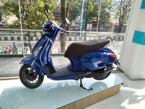 Bajaj Auto is unlikely to reopen Chetak electric scooter bookings anytime soon. The company already has more bookings than it can service. Bajaj Chetak, Bajaj Auto, E Scooter, Electric Vehicles, Drum Brake, Electric Scooter, Electric Cars, Bugatti, Coming Soon